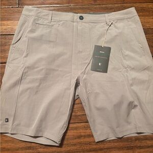 NWT Linksoul Men's Boardwalker Hybrid for Land and Sea Tan Flat Front Shorts